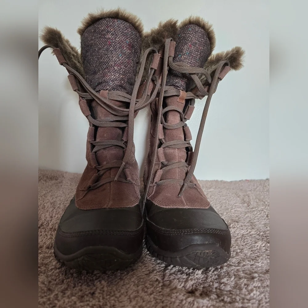 The North Face Brown Winter Boots with Fur Trim and Rubber Sole